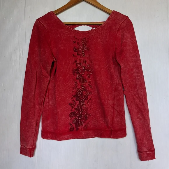 FRESHWEAR crochet lace back red Sweatshirt - Picture 6 of 9